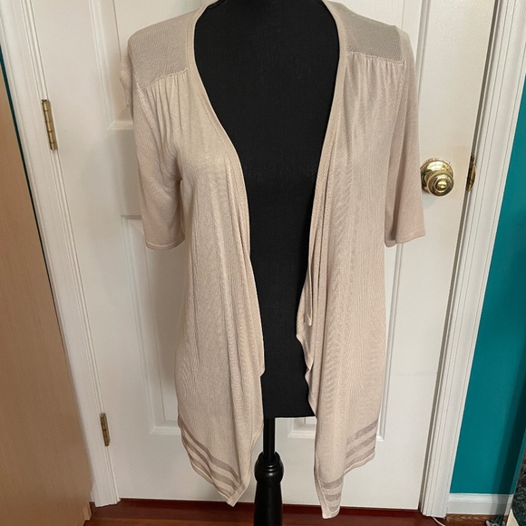 Never Worn! WHBM Rayon Taupe Drape Short Sleeve Sweater Size S - Picture 1 of 10